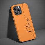 Funda Para iPhone 14 De Case-Mate Nombre del guión de caligrafía elegante naranja ne<br><div class="desc">Naranja Black Elegant Calligraphy Script Personalizado Nombre personalizado iPhone 14 Smart Phone Cases presenta un diseño moderno,  sencillo y elegante con su nombre personalizado en una tipografía de caligrafía escrita a mano y elegante con un fondo naranja. Diseñado por ©Evco Studio www.zazzle.com/store/evcostudio</div>