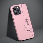 Funda Para iPhone 14 De Case-Mate Nombre del guión de caligrafía elegante rosada neg<br><div class="desc">Personalizado de guiones de caligrafía elegante rosa negro Nombre personalizado iPhone 14 Smart Phone Cases presenta un diseño moderno,  sencillo y elegante con su nombre personalizado en una tipografía de escritura caligráfica escrita a mano y elegante sobre un fondo rosa suave. Diseñado por ©Evco Studio www.zazzle.com/store/evcostudio</div>