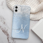 Funda Para iPhone 14 Plus De Case-Mate Nombre del monograma del Purpurina plateado Metali<br><div class="desc">Personaliza fácilmente este diseño de estuche de teléfono de moda de moda con purpurina brillante de bonito plateado sobre un fondo metálico cepillado azul.</div>