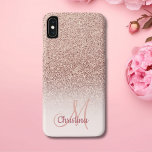 Funda Para iPhone XS Max Nombre del Purpurina de oro de Rosa Giral personal<br><div class="desc">Moderno y elegante personalizado y funda rosa personalizado con nombre y monograma moderno sobre un elegante purpurina color rosa oscuro y rosa pastel. Esta imagen de bonito, elegante y estampada, es femenina, brillante, elegante y lujosa. ¡Esta funda, chispeante y personalizado de moda, tiene falsos elementos de efecto purpurina, brillan y...</div>