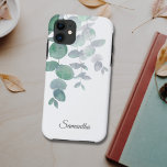 Funda Para iPhone 11 Nombre personalizado de Eucalyptus Greenery<br><div class="desc">Este elegante estuche para iPhone funda está decorado con hojas de eucaliptos acuarelas en tonos suaves de verde sobre un fondo blanco. Personalizar con su nombre o monograma. Para seguir editando, utilice la Herramienta de diseño para cambiar el tipo de letra, el tamaño de la fuente o el color. Porque...</div>
