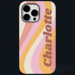 Funda Para iPhone 14 Pro Max De Case-Mate Nombre personalizado de la ola de vintage Girly Re<br><div class="desc">Los estuches para teléfonos inteligentes iPhone de Girly Retro Vintage Wave personalizada cuentan con una onda retro en tonos rosa, naranja y blanco con tu nombre personalizado en un elegante y moderno guión acentuado. Personalice editando el texto en el cuadro de texto proporcionado. Perfecto para cumpleaños, Navidades, Día de la...</div>