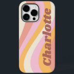 Funda Para iPhone 14 Pro Max De Case-Mate Nombre personalizado de la ola de vintage Girly Re<br><div class="desc">Los estuches para teléfonos inteligentes iPhone de Girly Retro Vintage Wave personalizada cuentan con una onda retro en tonos rosa, naranja y blanco con tu nombre personalizado en un elegante y moderno guión acentuado. Personalice editando el texto en el cuadro de texto proporcionado. Perfecto para cumpleaños, Navidades, Día de la...</div>