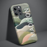 Funda Para iPhone 13 Nombre personalizado del patrón ondulado abstracto<br><div class="desc">Modern Resumen El patrón Wavy Personalizado Nombre iPhone Cases cuenta con un patrón ondulado abstracto en gris,  verde y rosa con su nombre personalizado en tipografía de escritura blanca moderna. Perfecto para regalos personalizados de Navidad y vacaciones de invierno. Diseñado por © Evco Studio www.zazzle.com/store/evcostudio</div>