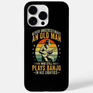 Funda Para iPhone 14 Pro Max De Case-Mate Nunca Subestimes A Un Hombre Mayor Toca Banjo