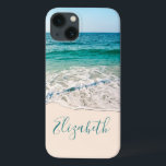Funda Para iPhone 13 Ocean Beach Shore para agregar tu nombre<br><div class="desc">La orilla del océano, con un hermoso paisaje azul y acuático. Listo para Personalizar con su nombre o monograma. El color de arena blanca y costera de Tropical Beach Water se puede personalizar y cambiar a cualquier color que se desee. Se puede cambiar o eliminar el estilo de fuente, el...</div>