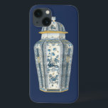 Funda Para iPhone 13 Orgullo asiático decorativo en azul y blanco<br><div class="desc">Una bonita impresión de una urna asiática decorativa,  pintada en tonos azules y blancos. Los diseños florales intrincados cubren la urna,  lo que le da una sensación de tranquilidad. ¡Compra tu copia hoy!</div>