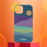 Funda Para iPhone 14 De Case-Mate Panorama plano de boho resumen atardecer y montaña<br><div class="desc">Un paisaje abstracto con montañas y puesta de sol. Inspirado por la puesta de sol en el Parque Nacional de las Montañas Rocosas, este encantador dibujo minimalista es un diseño moderno para cualquier minimalista. El guión moderno con los swashes añade un toque moderno a este diseño abstracto. Añade tu nombre...</div>