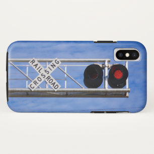 Funda Para iPhone X Pasarela de ferrocarril que cruza las estanterías