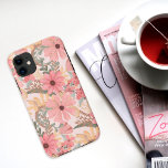 Funda Para iPhone 11 Patrón acuarela de hojas de color verde rosado<br><div class="desc">Este elegante y femenino diseño es perfecto para una mujer de diseño. Tiene una acuarela pintada a mano color rosa, rosa medio, marrón castaño, amarillo dorado, flores verdes del bosque y hojas encima de un fondo rosa rubor. Es campo, bonito, lindo, único, artístico y moderno; el complemento perfecto para tu...</div>