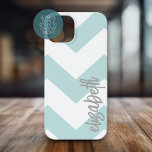 Funda Para iPhone 15 Patrón de Chevron de moda con nombre de caligrafía<br><div class="desc">Un diseño gráfico audaz con zags zig en colores divertidos. Añade tu nombre o borra el texto para una divertida portada de verano.</div>