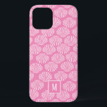 Funda Para iPhone 12 Patrón de conchas marinas rosadas de bonito<br><div class="desc">Hermoso patrón de conchas acuáticas personalizadas con tu inicial.</div>