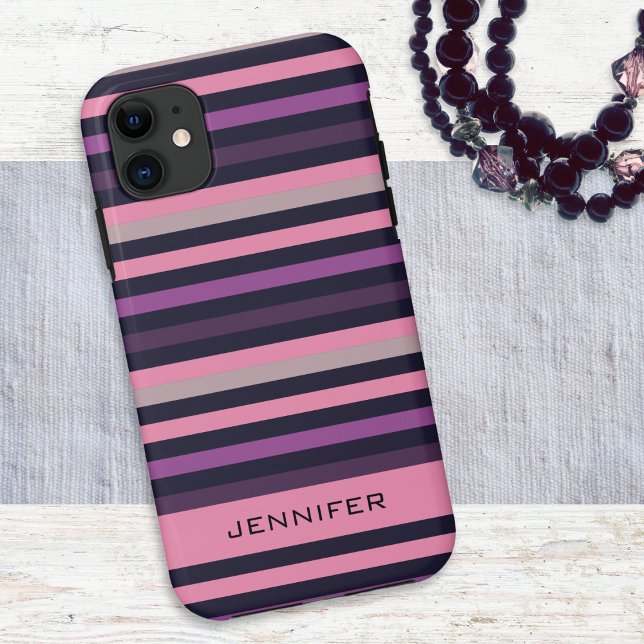 Funda De Case-Mate Para iPhone Patrón de raya morada rosada personalizada (A purple and pink striped phone case, personalized with a name in contemporary capital lettering)