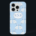 Funda Para iPhone 15 Pro Perros de porcelana china azul y blanca con monogr<br><div class="desc">Este diseño presenta un monograma de tres letras sobre un patrón de repetición de fondo hecho a partir de mis ilustraciones de perros Staffordshire azules y blancos.</div>