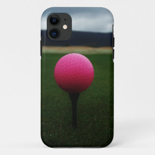 Funda Para iPhone 11 Pink Golf Ball en un campo de golf de montaña