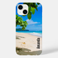 Playa tropical de arena y surf