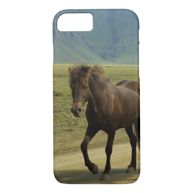 Funda De Case-Mate Para iPhone Pony islandés marrón con un fondo escénico (Reverso)