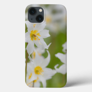 Funda Para iPhone 13 Primer plano de lirios de alud
