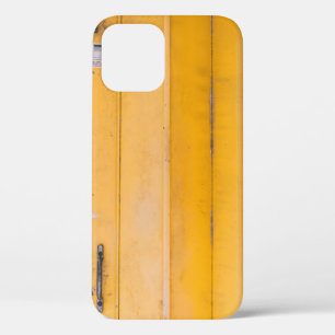 FUNDA PARA iPhone 12 PUERTA DE MADERA AMARILLA CERRADA CON RELOJ