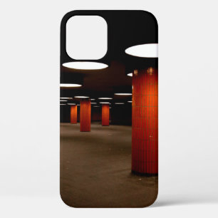 FUNDA PARA iPhone 12 PUESTO ROJO BAJO LUZ DE TECHO POR LA NOCHE