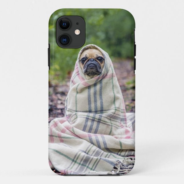 Funda De Case-Mate Para iPhone Pug en una manta (Reverso)