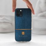 Funda Para iPhone X Purpurina de oro elegante de lujo monogramado azul<br><div class="desc">Elegante y exclusivo estuche de oficina o teléfono monogramado personal con un falso purpurina metálico de cobre con las iniciales de su nombre en monograma y una franja brillante sobre un elegante fondo clásico de cuero falso azul. Adecuado para pequeñas empresas, profesionales empresariales o independientes, especialistas en marcas personales o...</div>
