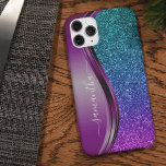 Funda Para iPhone 13 Purpurina luce Bright Purple Personalized Name<br><div class="desc">El diseño es una foto y los fundas no están hechos con purpurinas, secuencias, metales o bosques reales. Este diseño también está disponible en otros modelos de teléfono. Elija Tipo de dispositivo para ver otros fundas de iPhone, Samsung Galaxy o Google. Algunos estilos se pueden cambiar seleccionando Estilo si se...</div>