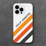 Funda Para iPhone 14 Pro Max De Case-Mate Rayas retro diagonal grises y naranjas blancas<br><div class="desc">estuche para iPhone con tres rayas diagonales en gris oscuro y dos sombras de naranja en fondo blanco y tu nombre personalizado en un tipo de letra negrita y moderna sans serif.</div>