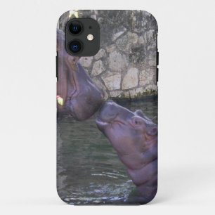 Funda Para iPhone 11 Saludo del hipopótamo de la madre y del bebé