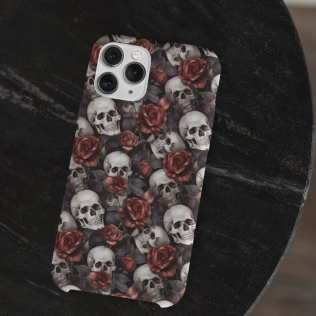 Funda De Case-Mate Para iPhone Skulls Patrón de rosa rojo gótico (Subido por el creador)