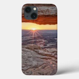Funda Para iPhone 13 Sunrise at Mesa Arch, Canyonlands National Park