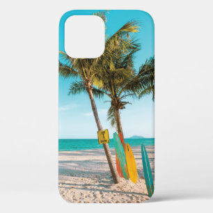 Funda Para iPhone 12 Surf board en la playa tirando almohada