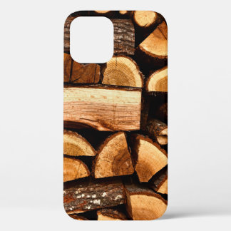 Funda Para iPhone 12 Textura. Pila de leña cortada almacenada, invierno