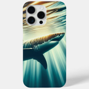 Funda Para iPhone 15 Pro Max Tiburón en el mar azul profundo y la luz del sol