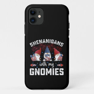 Funda Para iPhone 11 Travesuras Con Mis Gnomios Usa 4 De Julio 
