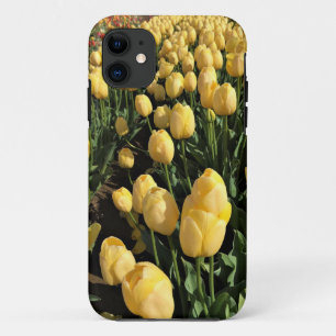 Funda Para iPhone 11 Tulipanes amarillos en un campo, Oregón