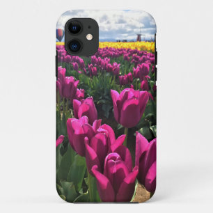 Funda Para iPhone 11 Tulipanes morados en un campo con globo de aire ca