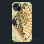 Funda Para iPhone 13 Ventilador de Geisha con hojas e impresión floral<br><div class="desc">Esta hermosa huella tiene un ventilador de geisha destacado en un fondo de hojas flotantes. El ventilador también tiene un bonito y elegante diseño floral. ¡Los fanáticos del arte asiático deberían agregarlo a su colección!</div>