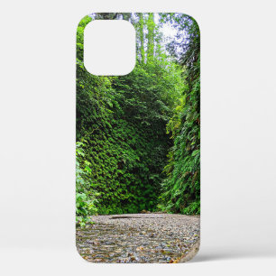 Funda Para iPhone 12 Pro Vientos de sendero en las paredes verdes del cañón