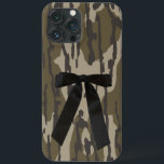 Funda Para iPhone 13 Pro Max Vintage Bottomland Camo Cute Black Bow Camo<br><div class="desc">El Bottomland Camo Cute Bow presenta un diseño encantador con cinta negra y estampado de camuflaje de Bottomland. Ideal para añadir un toque de estilo manteniendo un aspecto sigiloso,  este arco combina funcionalidad con una estética lúdica,  haciéndolo perfecto para actividades al aire libre y accesorios de moda.</div>