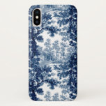 Funda Para iPhone X Vintage Cottage Paisaje Toile-Blue & White<br><div class="desc">Clásico paisaje vintage de estilo toile de jouy con una casa de campo rústica y un puente en un claro enmarcado por un bosque de árboles en tonos claros y azul oscuro sobre fondo blanco. El patrón no tiene fisuras y puede ampliarse o reducirse.</div>