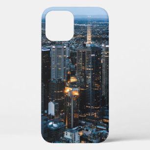 FUNDA PARA iPhone 12 VISTA AÉREA DE LOS EDIFICIOS DE LA CIUDAD DURANTE
