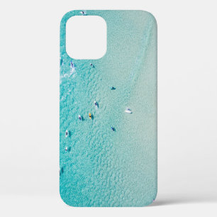 Funda Para iPhone 12 Vista aérea de los surfistas, océano despejado.