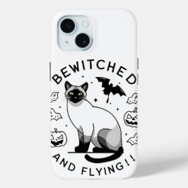 Funda Para iPhone 15 Vuelo con brujas: el gato siamés encantado