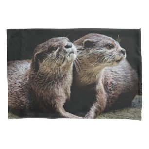 Funda De Cojín Animales de bebé más afectados Otters Manteniend