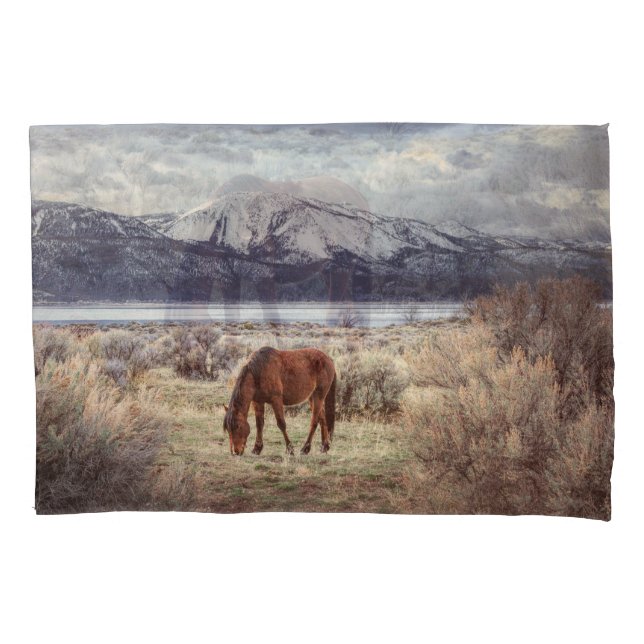Funda De Cojín Caballo salvaje: El paisaje invernal de Nevada. (Anverso)