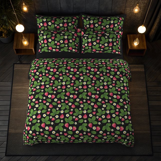 Funda De Cojín Campos de fresa en negro (Strawberry Fields on Black Pillow Case)