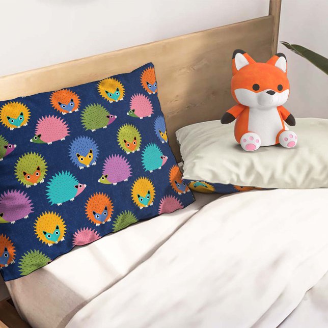 Funda De Cojín Cute Hedgehog Pattern on Blue (Subido por el creador)