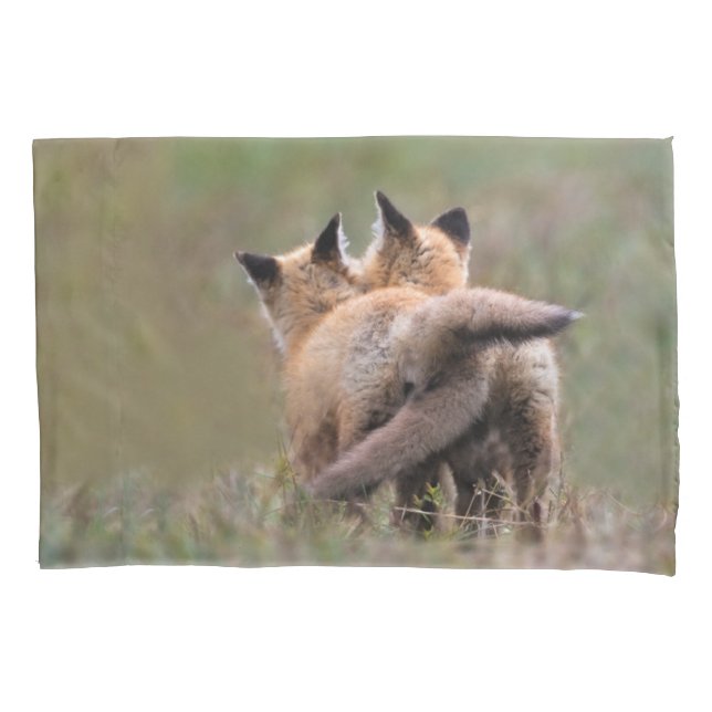 Funda De Cojín Cutest Baby Animals | Red Fox Kits Locking Tails (Anverso)