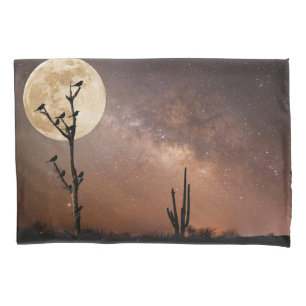 Funda De Cojín Desiertos Cactus de Saguaro con aves en el desie